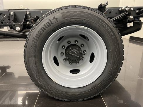 New 2024 Ford F550 XL image 7