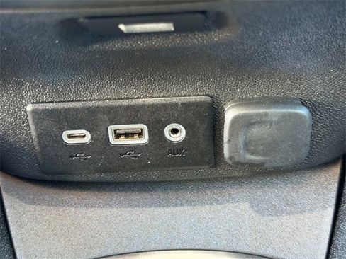 Used 2024 Chevrolet Malibu LT image 28