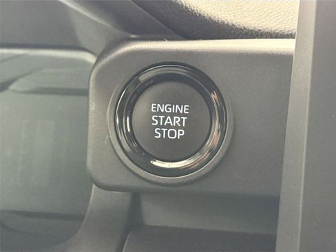 Certified 2024 Toyota Tacoma SR5 image 21