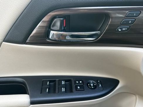 Used 2017 Honda Accord EX-L image 12