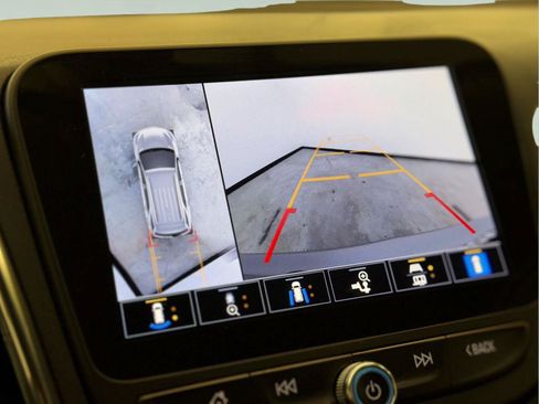 Used 2023 Chevrolet Equinox LT AWD/4WD image 40