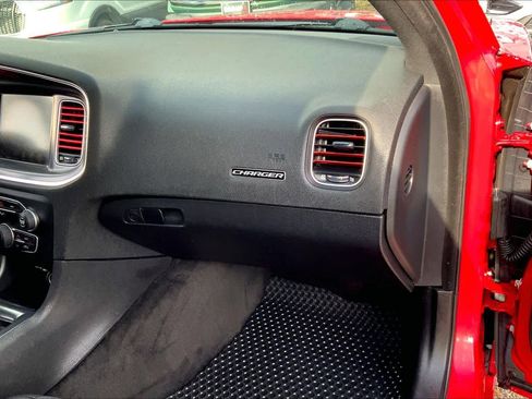 Used 2015 Dodge Charger SXT w/ Driver Confidence Group image 16