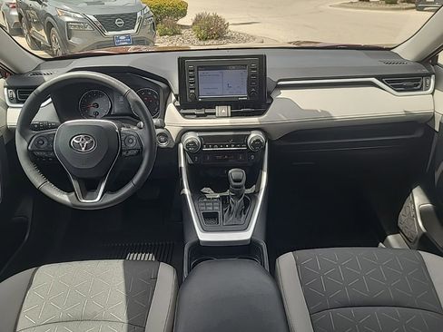 Used 2021 Toyota RAV4 XLE w/ XLE Grade Weather Package AWD/4WD image 14