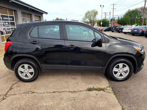 Used 2020 Chevrolet Trax LS image 20