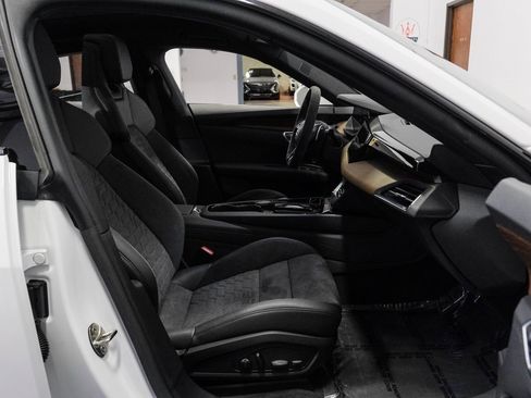 Used 2022 Audi e-tron GT Premium Plus image 38