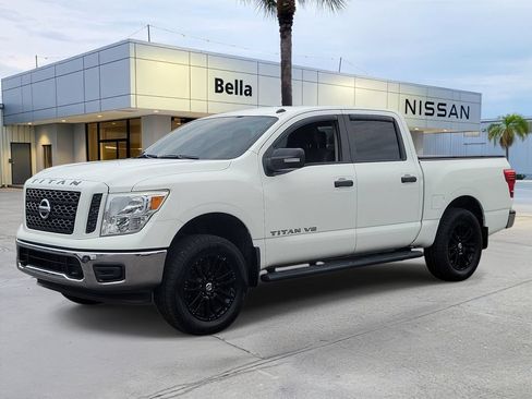 Used 2019 Nissan Titan SV AWD/4WD image 1