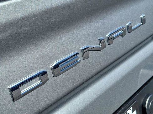 New 2026 GMC Sierra 2500 Denali w/ Denali Reserve Package image 15