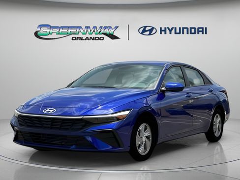 Certified 2025 Hyundai Elantra SE FWD image 7