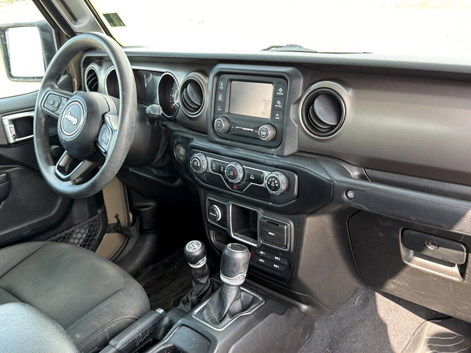 Used 2020 Jeep Gladiator Sport AWD/4WD image 11