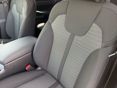 New 2026 Kia Sorento LX FWD image 11