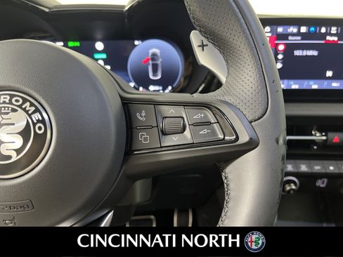 New 2024 Alfa Romeo Tonale Ti image 18