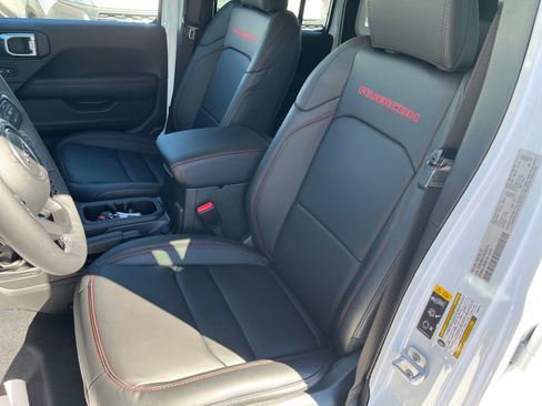 Used 2026 Jeep Wrangler Unlimited Rubicon image 12