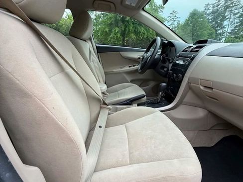 Used 2012 Toyota Corolla L FWD image 11