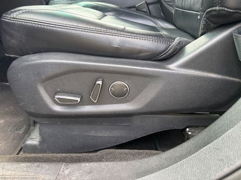 Used 2017 Ford Explorer XLT w/ Equipment Group 202A image 13