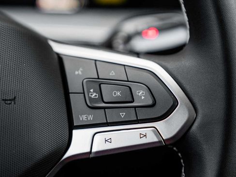 New 2026 Volkswagen Tiguan SE image 26