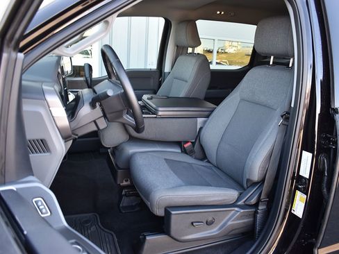 Used 2025 Ford F150 XLT w/ Equipment Group 301A Standard image 5