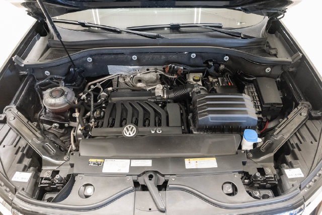 Used 2023 Volkswagen Atlas SEL Premium AWD/4WD image 3
