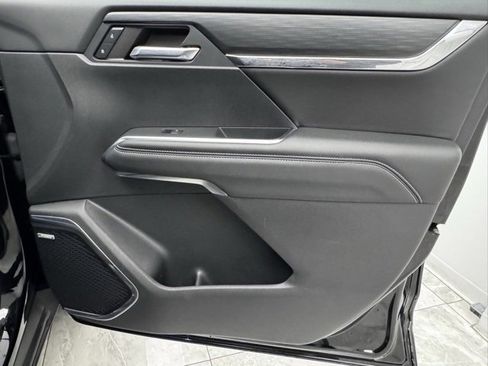 Used 2024 GMC Acadia Elevation image 35