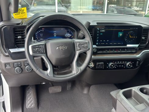 Used 2024 Chevrolet Silverado 1500 RST w/ Z71 Off-Road Package image 24