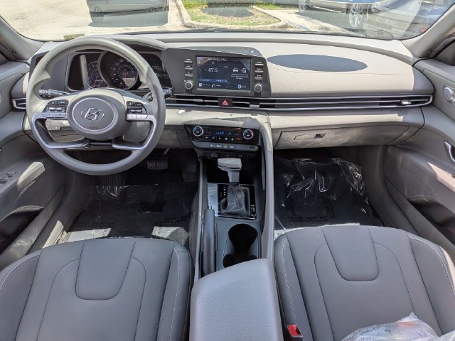 Used 2023 Hyundai Elantra SEL FWD image 14
