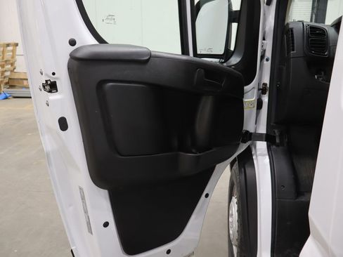 Used 2025 RAM ProMaster 2500 w/ Convenience Group FWD image 13