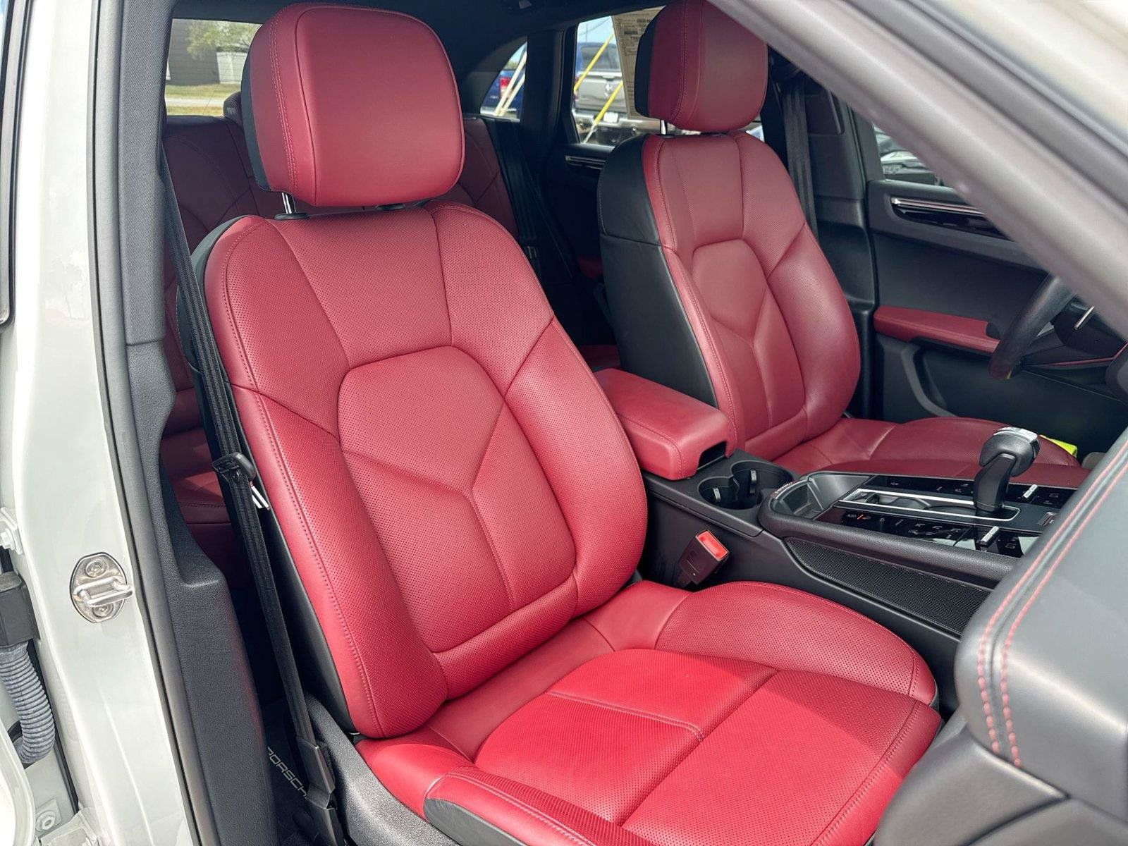 Used 2022 Porsche Macan AWD/4WD image 18