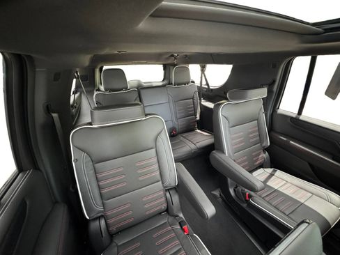 Used 2025 GMC Yukon XL AT4 Ultimate AWD/4WD image 17