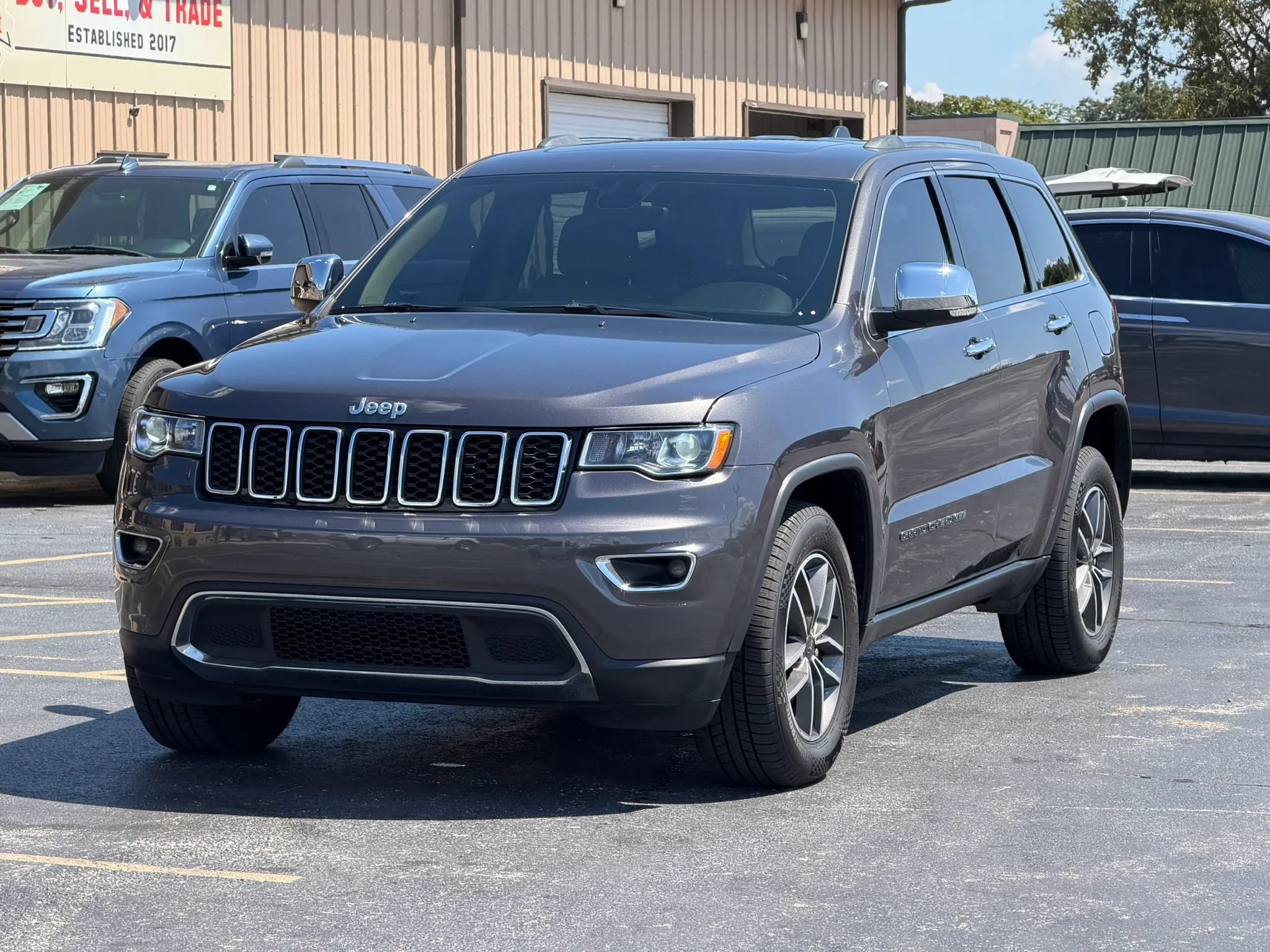 Used 2020 Jeep Grand Cherokee Limited AWD/4WD image 4