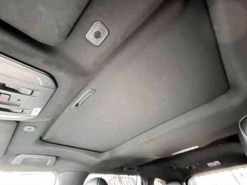 Used 2025 Toyota Highlander XSE AWD/4WD image 25