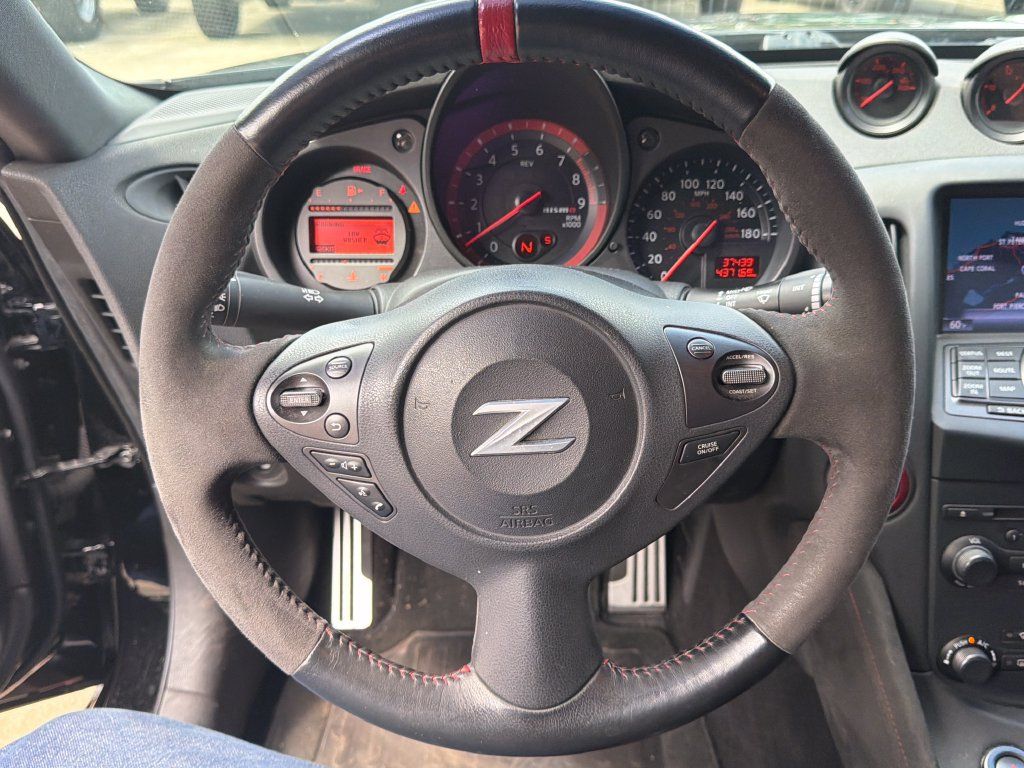 Used 2019 Nissan 370Z NISMO RWD image 17