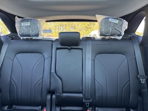 New 2025 Ford Escape SE w/ PHEV Premium Package image 43