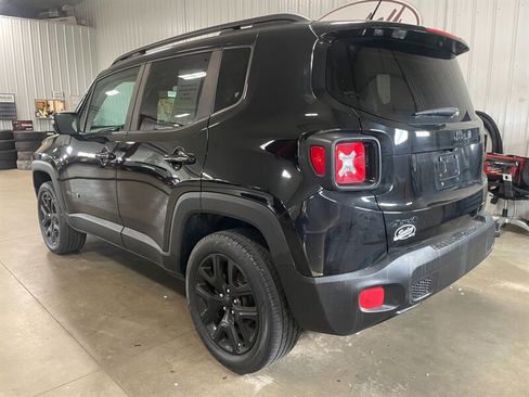 Used 2017 Jeep Renegade Altitude AWD/4WD image 3