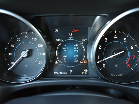 Used 2018 Jaguar F-PACE S image 17