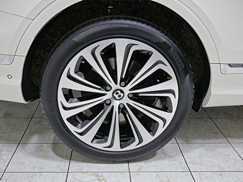 Certified 2022 Bentley Bentayga image 49