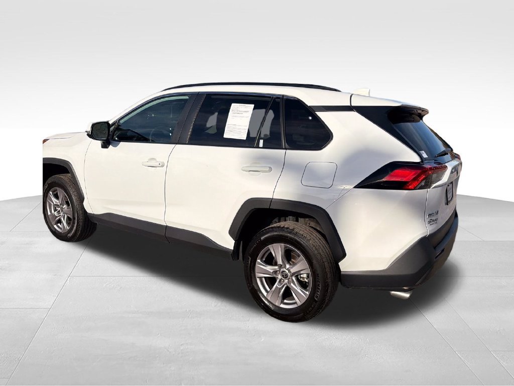 Used 2025 Toyota RAV4 XLE FWD image 3