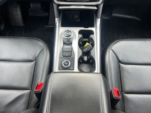 Used 2023 Ford Explorer XLT w/ Equipment Group 202A image 23