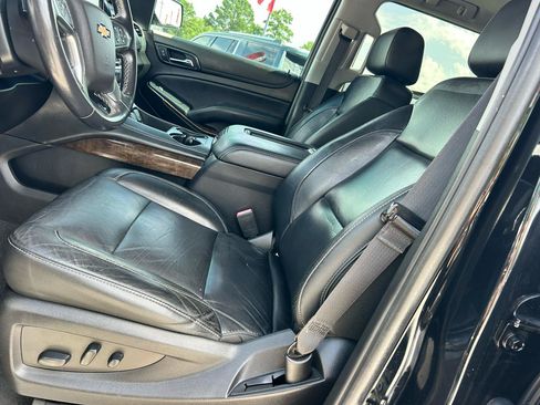 Used 2019 Chevrolet Suburban LT AWD/4WD image 6