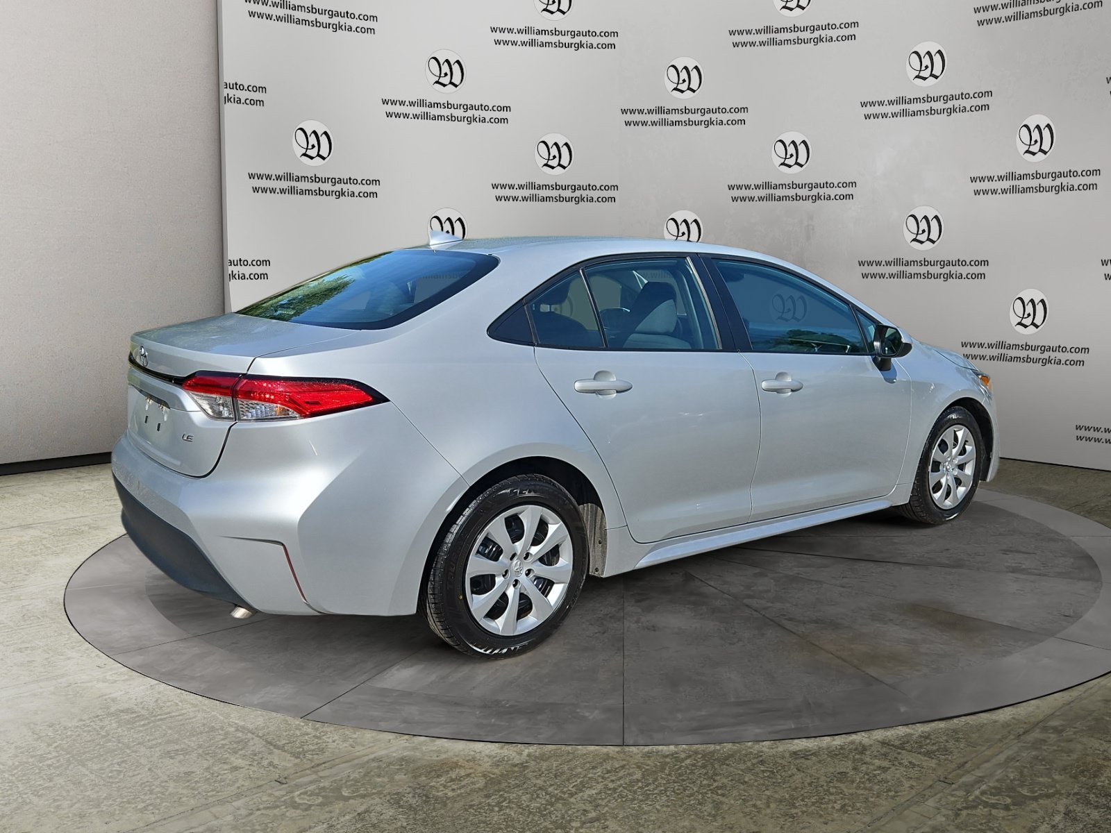 Used 2024 Toyota Corolla LE FWD image 5