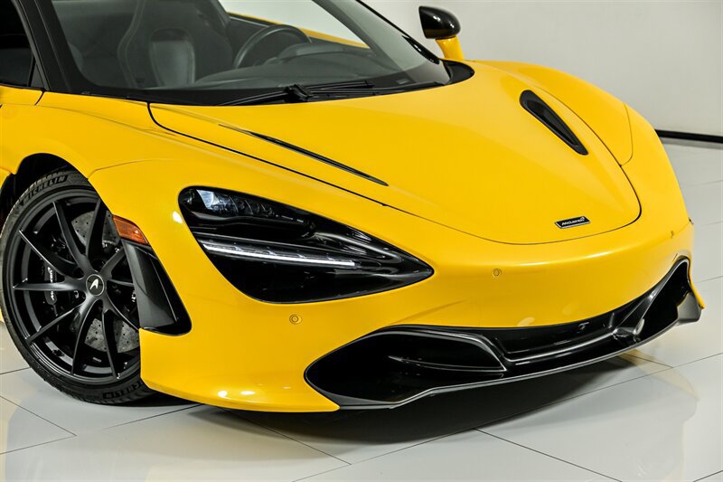 Used 2021 McLaren 720S Performance RWD image 3