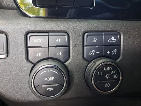 Used 2025 Chevrolet Silverado 2500 High Country w/ High Country Premium Package AWD/4WD image 34