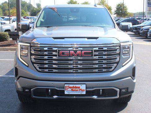Used 2023 GMC Sierra 1500 Denali w/ Technology Package AWD/4WD image 3