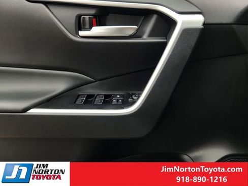 Used 2025 Toyota RAV4 XLE w/ Convenience Package image 25