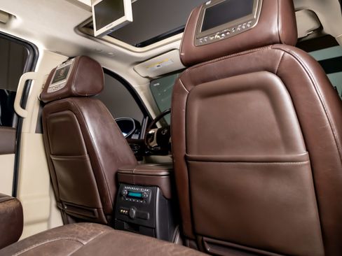 Used 2014 Cadillac Escalade Platinum image 23