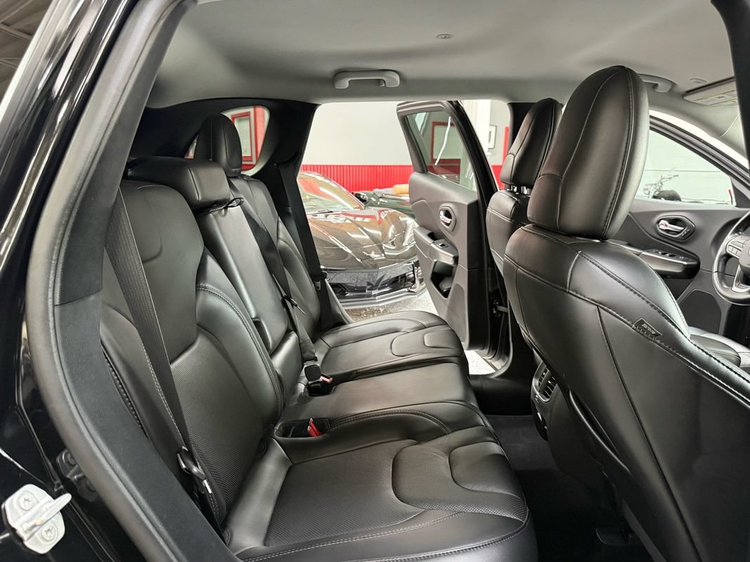 Used 2020 Jeep Cherokee Limited AWD/4WD image 20