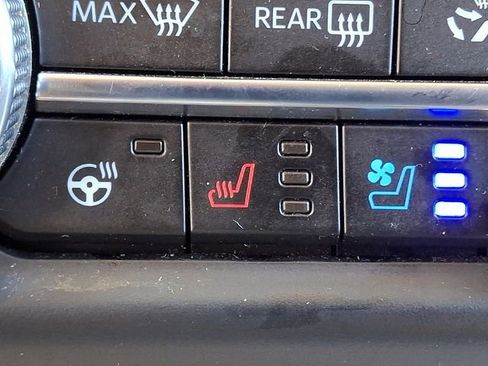 Used 2024 Ford Expedition Max XLT image 25