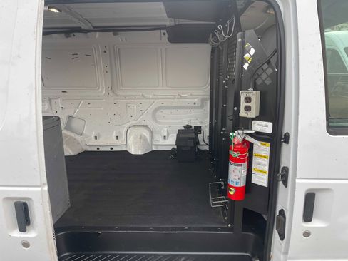 Used 2013 Ford E-150 and Econoline 150 image 12
