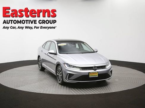 Used 2025 Volkswagen Jetta SE FWD image 49