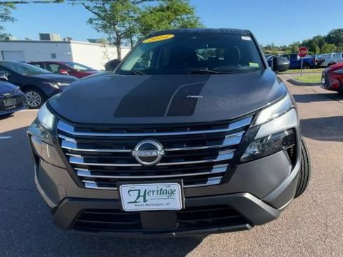 Used 2024 Nissan Rogue S AWD/4WD image 7