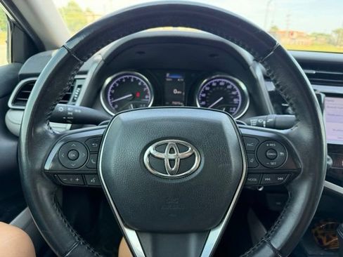 Used 2020 Toyota Camry SE FWD image 16