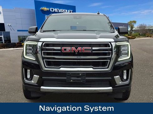 Used 2024 GMC Yukon XL SLT image 3
